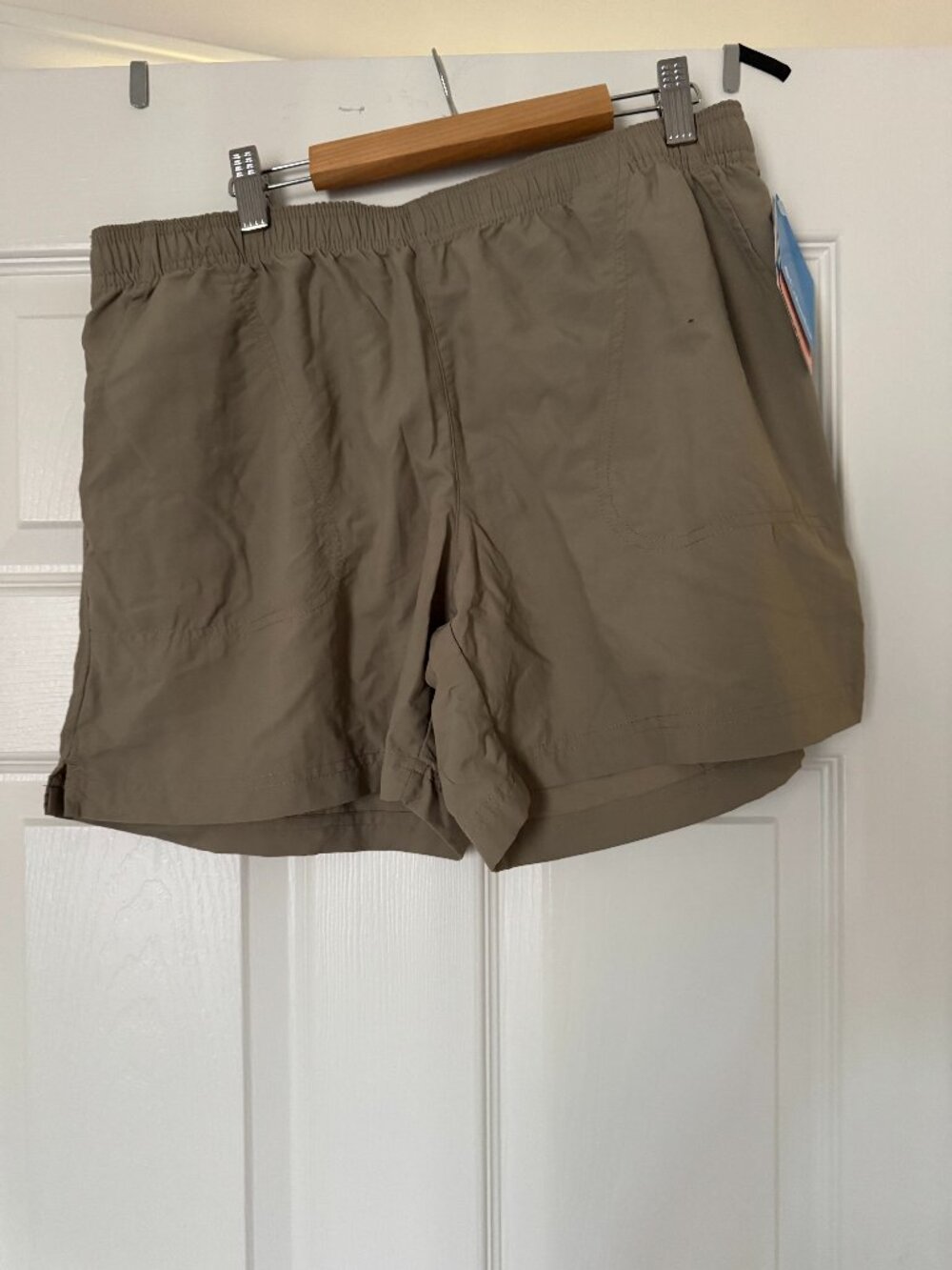 NWT Columbia Hiking Short - khaki/tan - Sz M